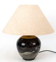 Art Deco-Lampe, Oralitglas, Entwurf August Walther Dresden, 1-flammig, beiger Stoffschirm, Ges,.H. 43 cm