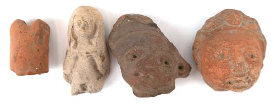 4 Terrakotta-Figuren, archäologische Funde aus Maya-Zeit, aus Nachlaß eines Historikers, H. 5 cm - 7,5 cm - Foto 1