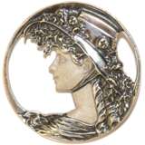 Brosche im Jugendstil "Darstellung einer jungen Frau mit blütenbesetztem Hut", 925er Silber, ca. 11,2 g, Durchmesser ca. 4,2 cm - photo 1