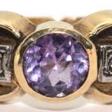 Ring, 585er GG, besetzt mit 2 Brillanten von zus.ca. 0,04 ct. und 1 rund facettierten Amethyst, innere Gravur dat. 1961, Ges.-Gew. 2,67, RG 49 - photo 1