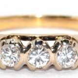 Ring, 585er GG, besetzt mit 3 Brillanten von zus. 0,45 ct. (punziert), Ges.-Gew. 3,96 g, RG 58 - photo 1