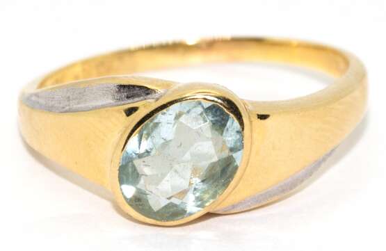 Ring, 585er GG, besetzt mit 1 oval facettiertem Aquamarin, Ges.-Gew. 3,58 g, RG 59 - photo 1