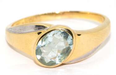 Ring, 585er GG, besetzt mit 1 oval facettiertem Aquamarin, Ges.-Gew. 3,58 g, RG 59