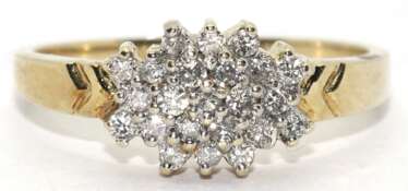 Brillant-Ring, 585er Gold, ovaler Ringkopf, mit 20 Brillanten, vsi/si, von zus. ca. 0,5 ct., ges. 4,4 g, RG 59