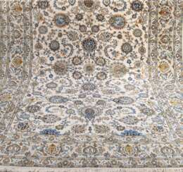 Keshan, Orient-Palastteppich, hellgrundig mit orientalischem Blumenmuster, bunte Naturfarben, ca. 250 000 Knoten/qm, 380x275 cm