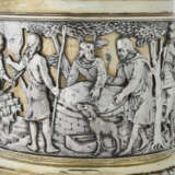 LARGE TANKARD ALLEMAND EN ARGENT ET VERMEIL - photo 5