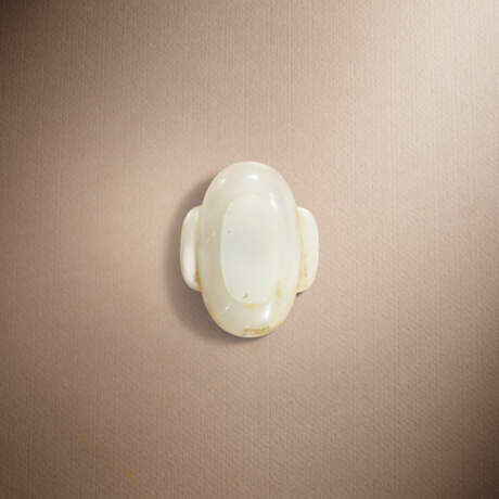 A SUPERB WHITE JADE EAR CUP - photo 4