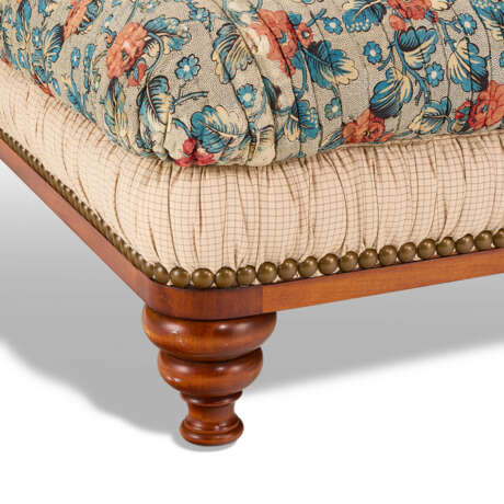 A LARGE BUTTON-TUFTED OTTOMAN - photo 3