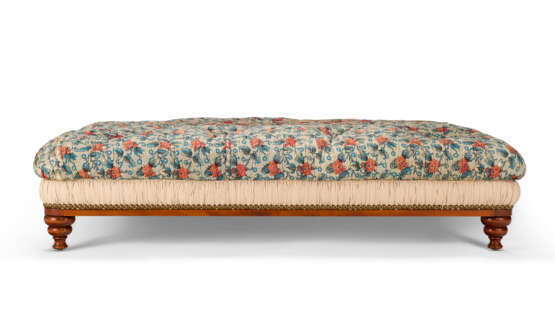 A LARGE BUTTON-TUFTED OTTOMAN - photo 4