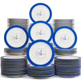 AN EXTENSIVE SET OF TURKISH (S&#220;MERBANK) PORCELAIN DINNER PLATES - photo 3