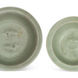 TWO SMALL CHINESE LONGQUAN CELADON ‘TWIN FISH’ DISHES - photo 1