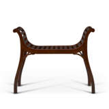 A GEORGE III MAHOGANY WINDOW BENCH - фото 3