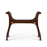 A GEORGE III MAHOGANY WINDOW BENCH - фото 4