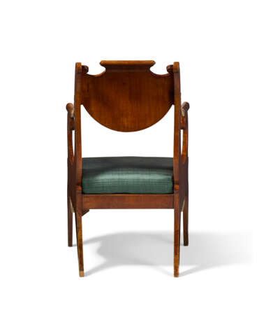 A PAIR OF RUSSIAN MAHOGANY AND PARCEL-GILT ARMCHAIRS - фото 5