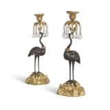 A PAIR OF EARLY VICTORIAN ORMOLU, PATINATED BRONZE AND ROCK CRYSTAL CANDLESTICKS - Foto 1