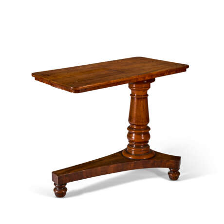 A WILLIAM IV MAHOGANY READING TABLE - Foto 1