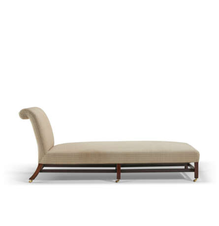 AN UPHOLSTERED GEORGE III STYLE CHAISE LONGUE - photo 7