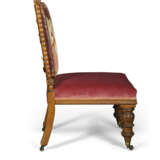 AN ASSEMBLED SET OF THREE EARLY VICTORIAN OAK SIDE CHAIRS - photo 9