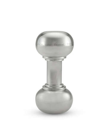 AN ELIZABETH II SILVER COCKTAIL SHAKER - photo 1