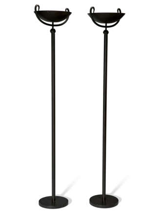 A PAIR OF PATINATED METAL FLOOR LAMPS - photo 2