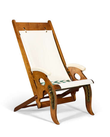 A PAIR OF MAHOGANY AND CANVAS FOLDING CAMPAIGN ARMCHAIRS - photo 3