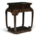 A CHINESE EXPORT LAC BURGAUTE OCCASIONAL TABLE - photo 2