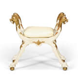 AN ITALIAN CREAM-PAINTED AND PARCEL-GILT CURULE STOOL - photo 2