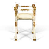 AN ITALIAN CREAM-PAINTED AND PARCEL-GILT CURULE STOOL - photo 3