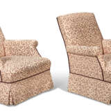 A PAIR OF UPHOLSTERED CLUB ARMCHAIRS - photo 2