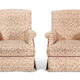 A PAIR OF UPHOLSTERED CLUB ARMCHAIRS - photo 3