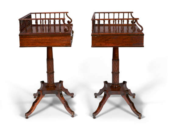 A PAIR OF REGENCY STYLE MAHOGANY SIDE TABLES - фото 5