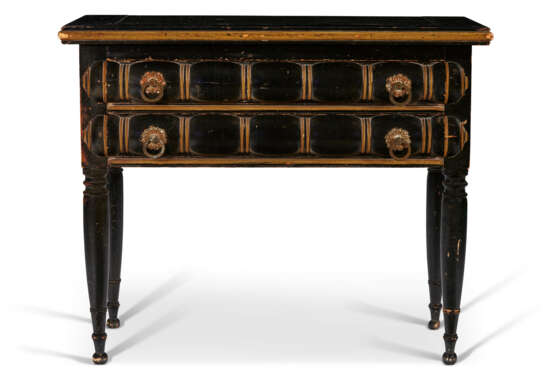 AN EBONIZED AND PARCEL-GILT SIDE TABLE - photo 1