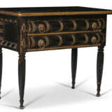 AN EBONIZED AND PARCEL-GILT SIDE TABLE - photo 2