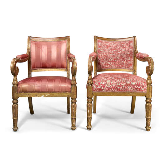 A MATCHED PAIR OF GEORGE IV GILTWOOD ARMCHAIRS - Foto 2