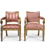 A MATCHED PAIR OF GEORGE IV GILTWOOD ARMCHAIRS - Foto 2