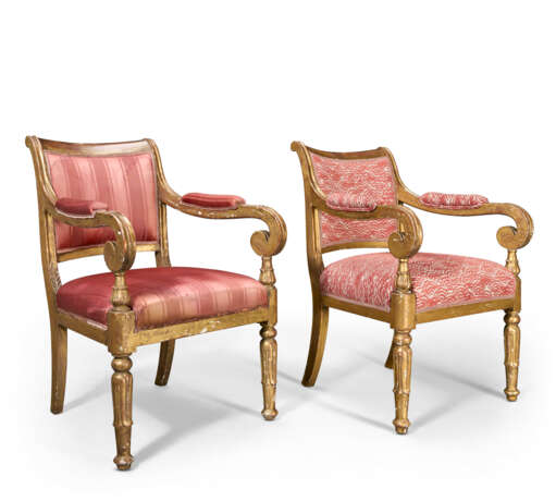 A MATCHED PAIR OF GEORGE IV GILTWOOD ARMCHAIRS - Foto 3