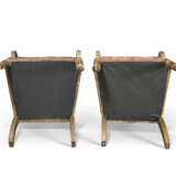 A MATCHED PAIR OF GEORGE IV GILTWOOD ARMCHAIRS - Foto 5