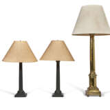 A LARGE BRASS COLUMN TABLE LAMP - photo 1