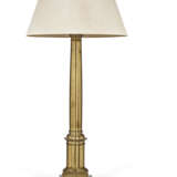 A LARGE BRASS COLUMN TABLE LAMP - photo 2