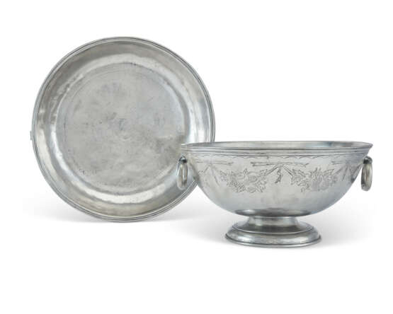 TWO ITALIAN PEWTER SERVING WARES - photo 1