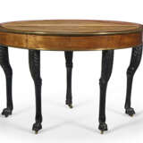 AN EMPIRE BRASS-MOUNTED MAHOGANY AND EBONIZED DEMILUNE GAMES TABLE - Foto 1