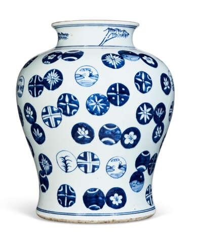 A CHINESE PORCELAIN BLUE AND WHITE BALUSTER VASE - Foto 1