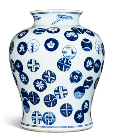 A CHINESE PORCELAIN BLUE AND WHITE BALUSTER VASE - Foto 4