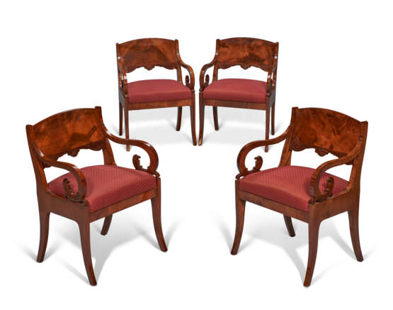 A SET OF FOUR RUSSIAN MAHOGANY ARMCHAIRS - photo 1