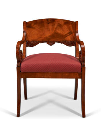 A SET OF FOUR RUSSIAN MAHOGANY ARMCHAIRS - photo 3