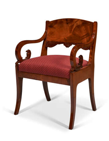 A SET OF FOUR RUSSIAN MAHOGANY ARMCHAIRS - photo 4