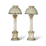 A PAIR OF CHARLES X STYLE CREAM AND GREEN PAINTED TOLE-PEINTE LAMPS - фото 2