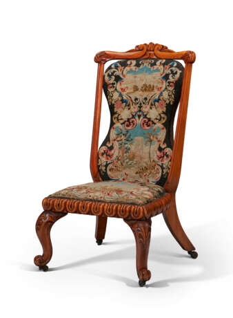 A VICTORIAN MAHOGANY SLIPPER CHAIR - photo 1