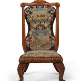 A VICTORIAN MAHOGANY SLIPPER CHAIR - photo 3