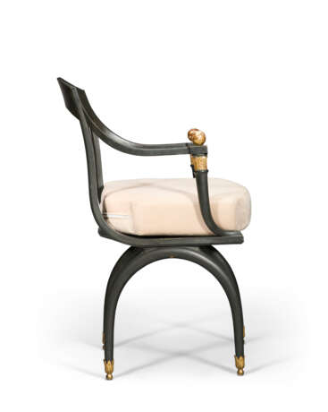 A CONSULAT BRONZED AND PARCEL-GILT FAUTEUIL - фото 3